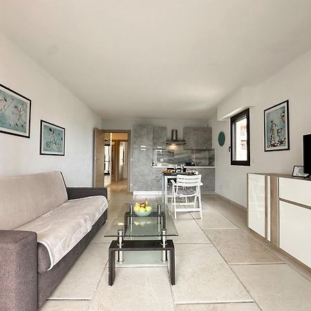 Luxurious 3 Rooms, Pool, Bnbrickeys Босолей Экстерьер фото