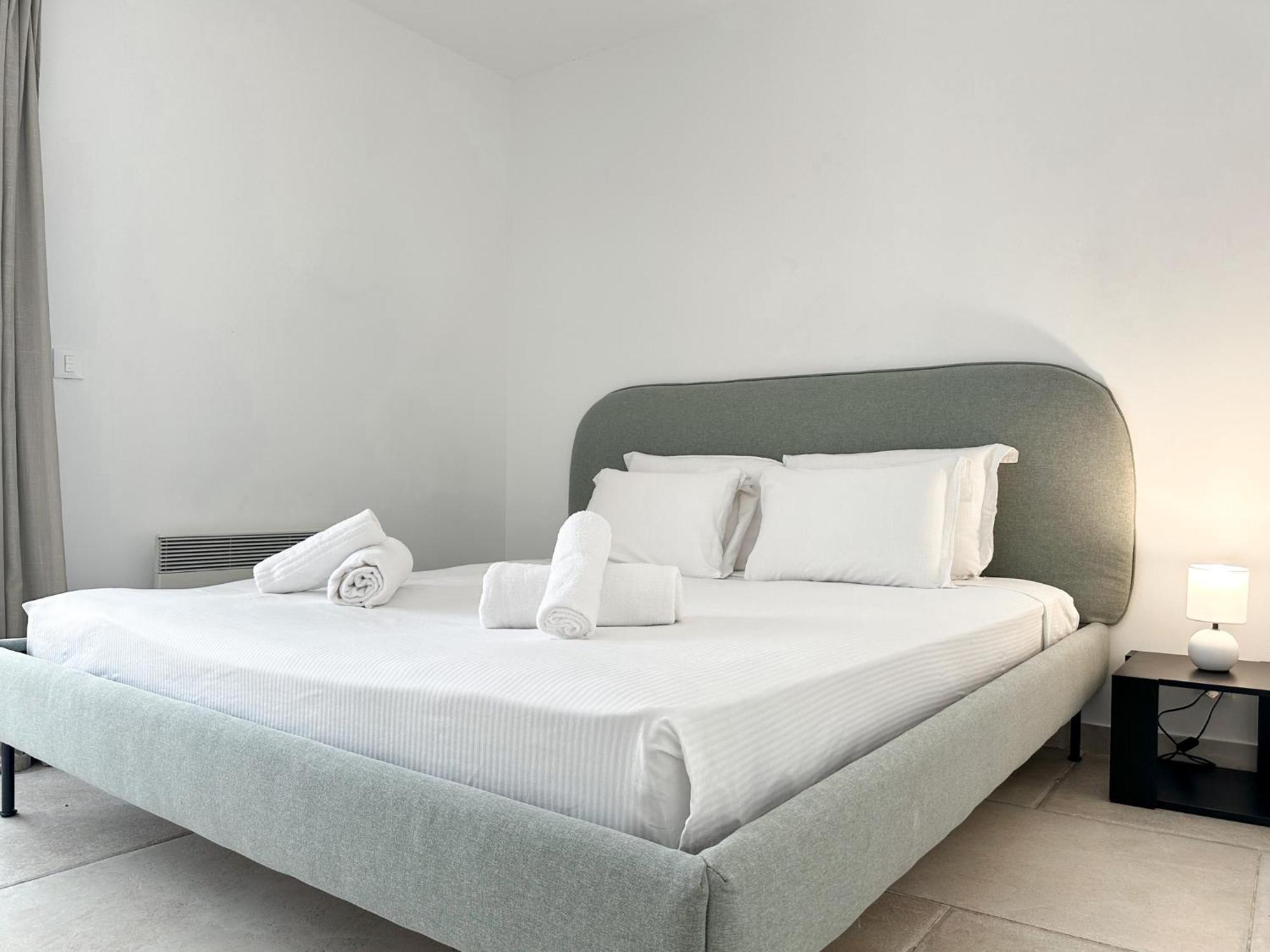 Luxurious 3 Rooms, Pool, Bnbrickeys Босолей Экстерьер фото